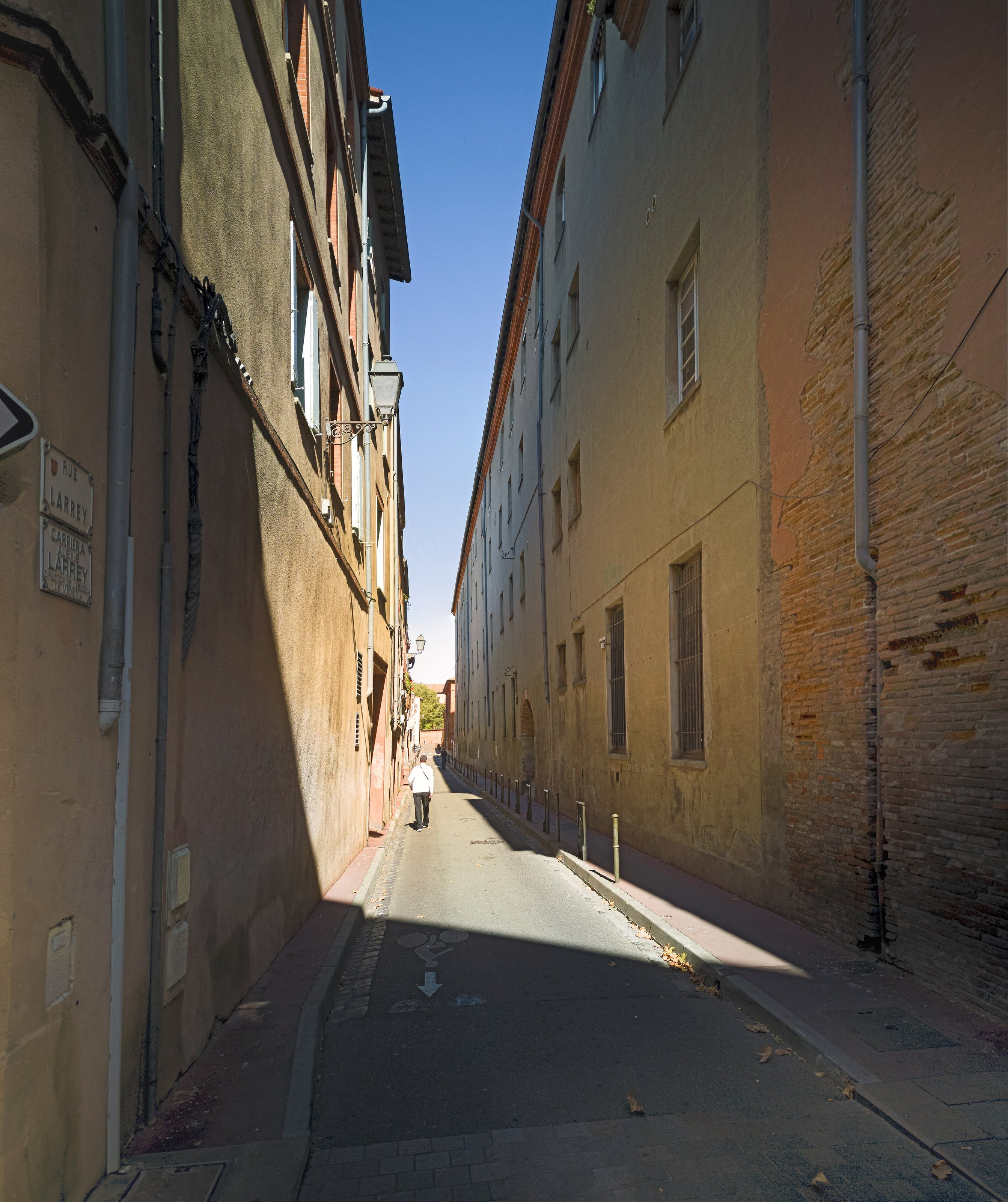 Alexis-Larrey's Street view from  the  rue des Blanchers