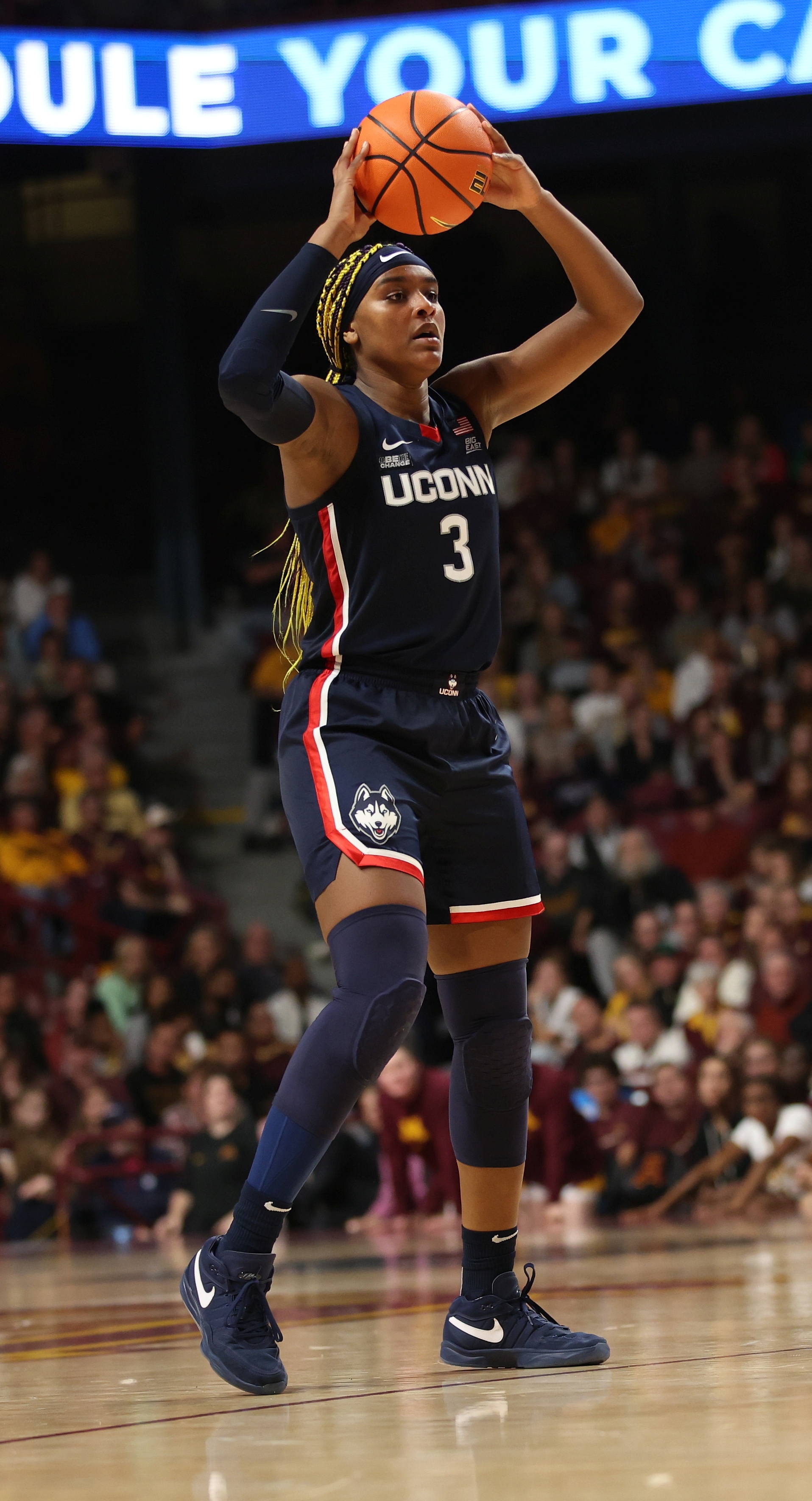 MN Gophers vs U Conn,  Aaliyah Edwards (F#3) on November 19th 2023 at Williams Arena in Minneapolis, Minnesota (photo credit John McClellan)