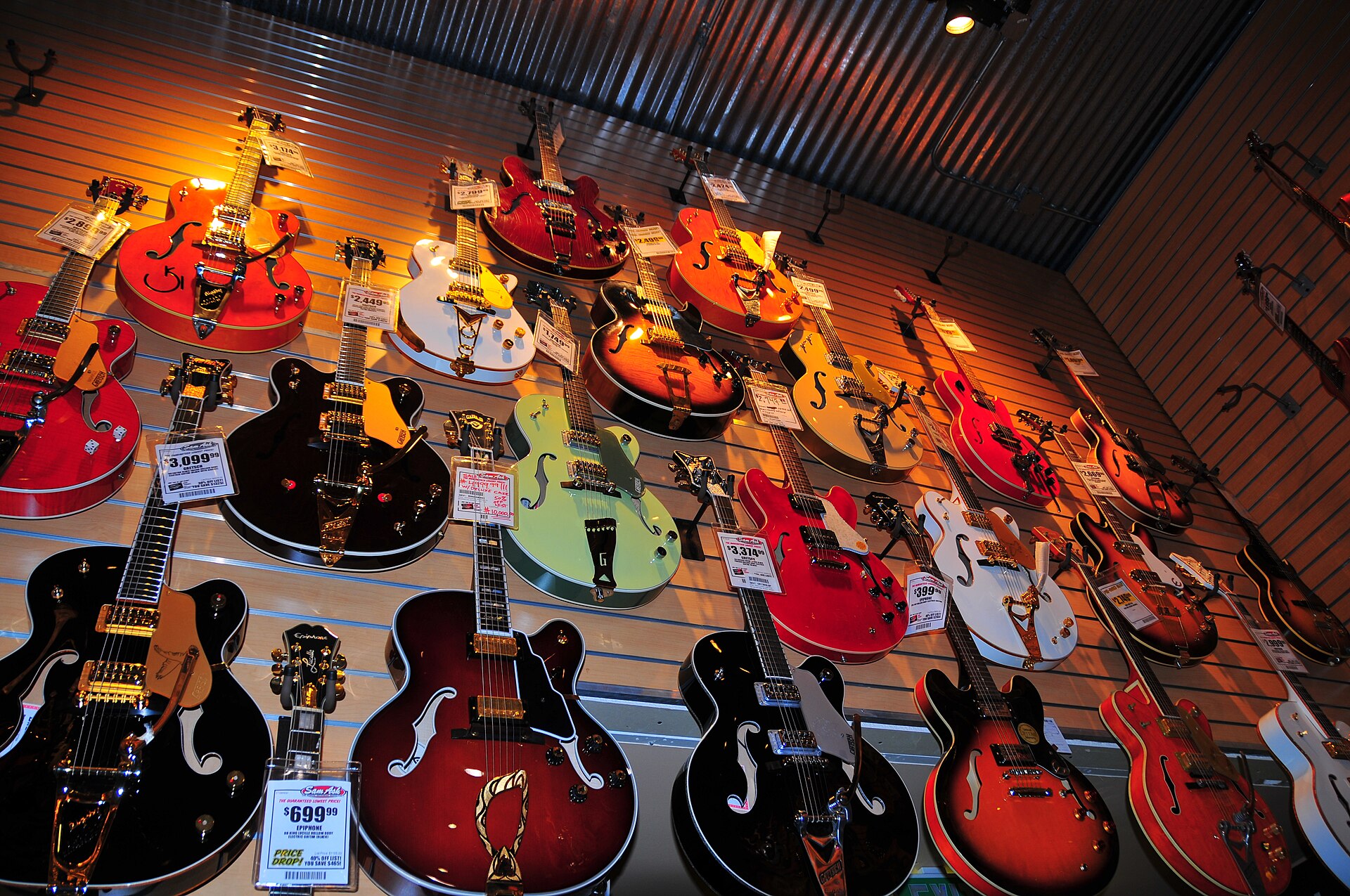 Gretsch & other semi-hollow-body guitars (except for ES-175 full-hollow-body electric guitar)
 
   Sam Ash , Hollywood  
   Gretsch   (Semi-hollow)
    Guild   (Semi-hollow)
 
   Starfire ?  (2nd left on bottom row)  
  