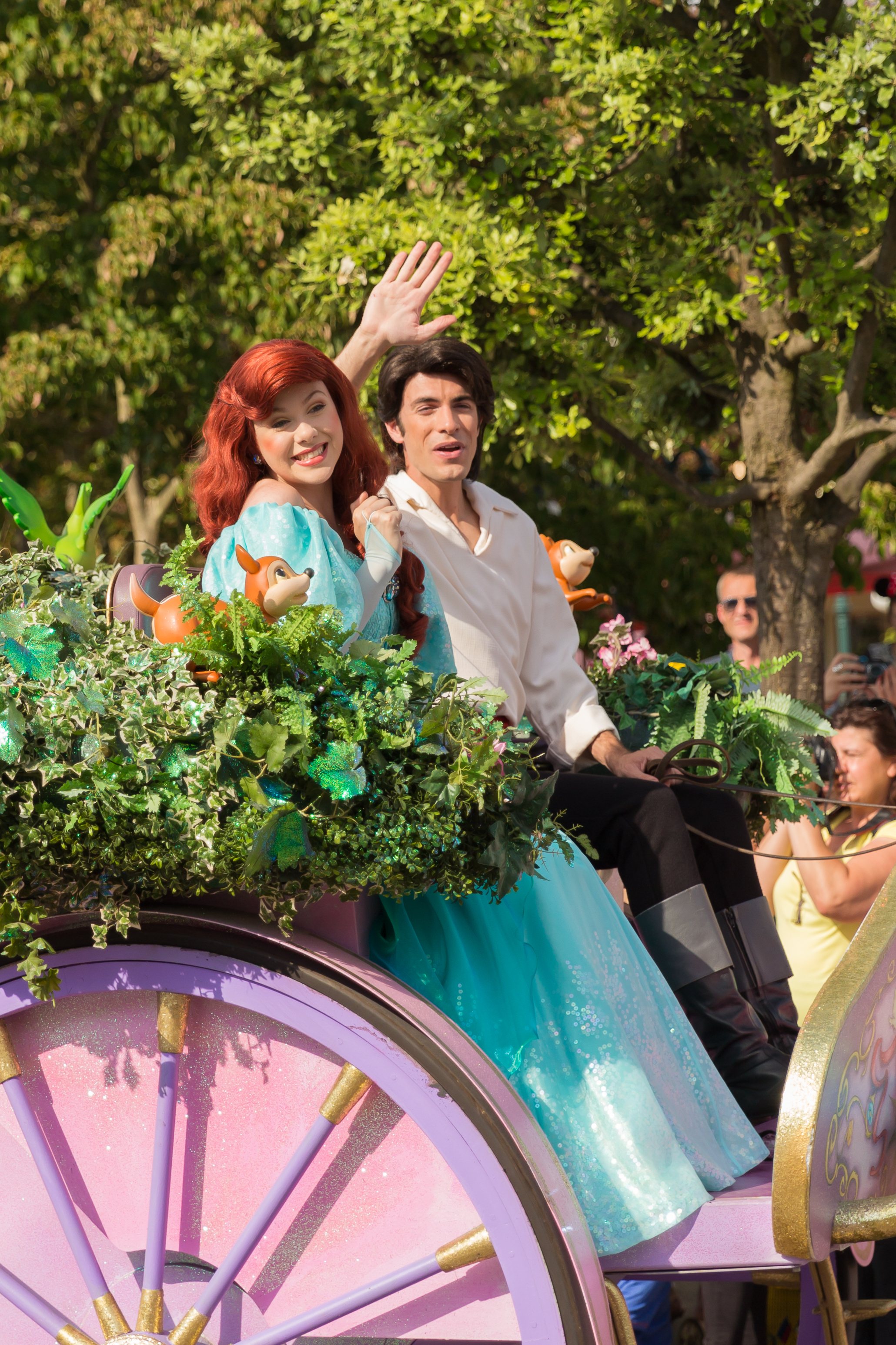 Ariel and her Prince in The Little Mermaid in the Disney Magic On Parade in Disneyland Paris.