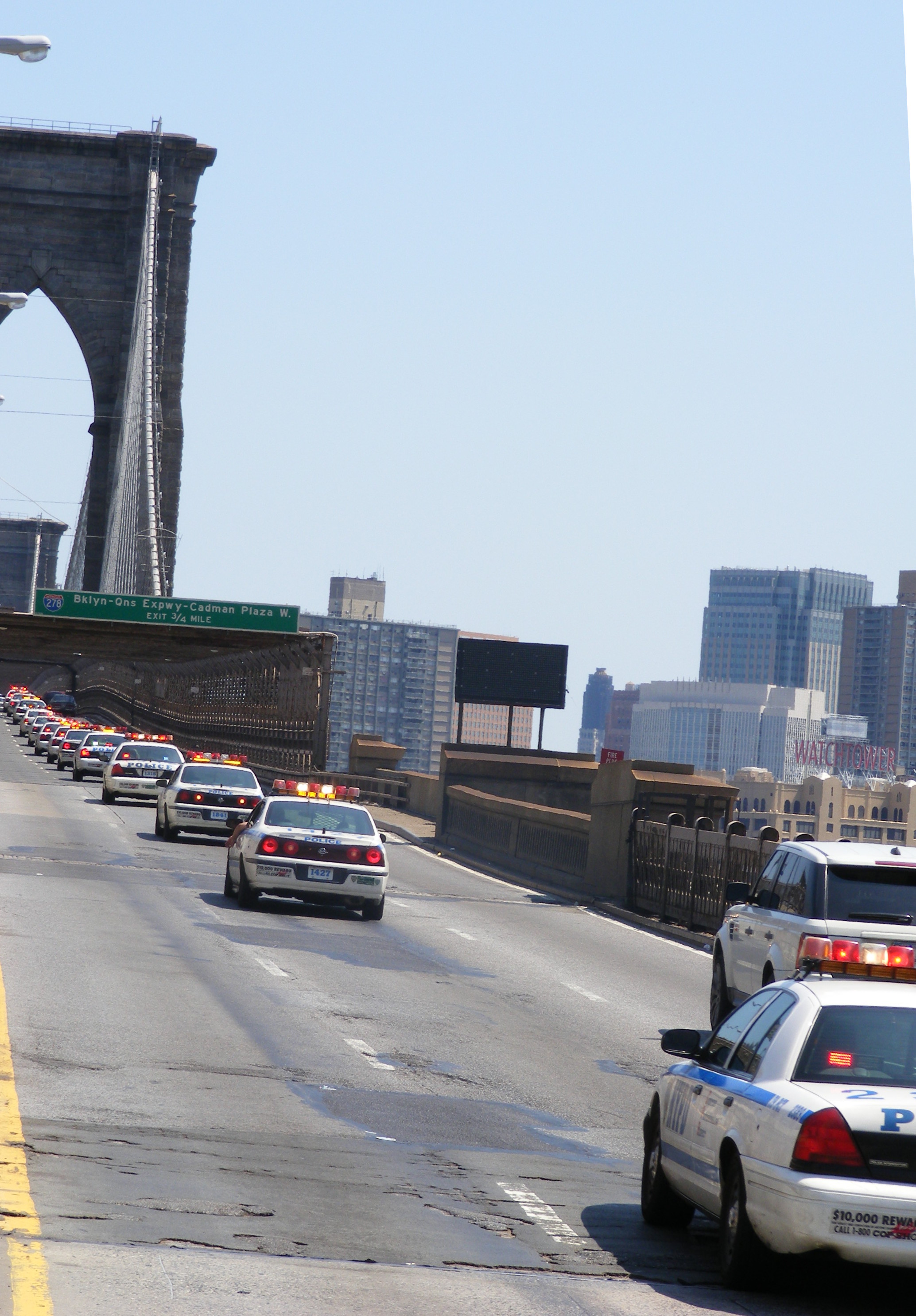 Police chase on Brooklyn Bridge