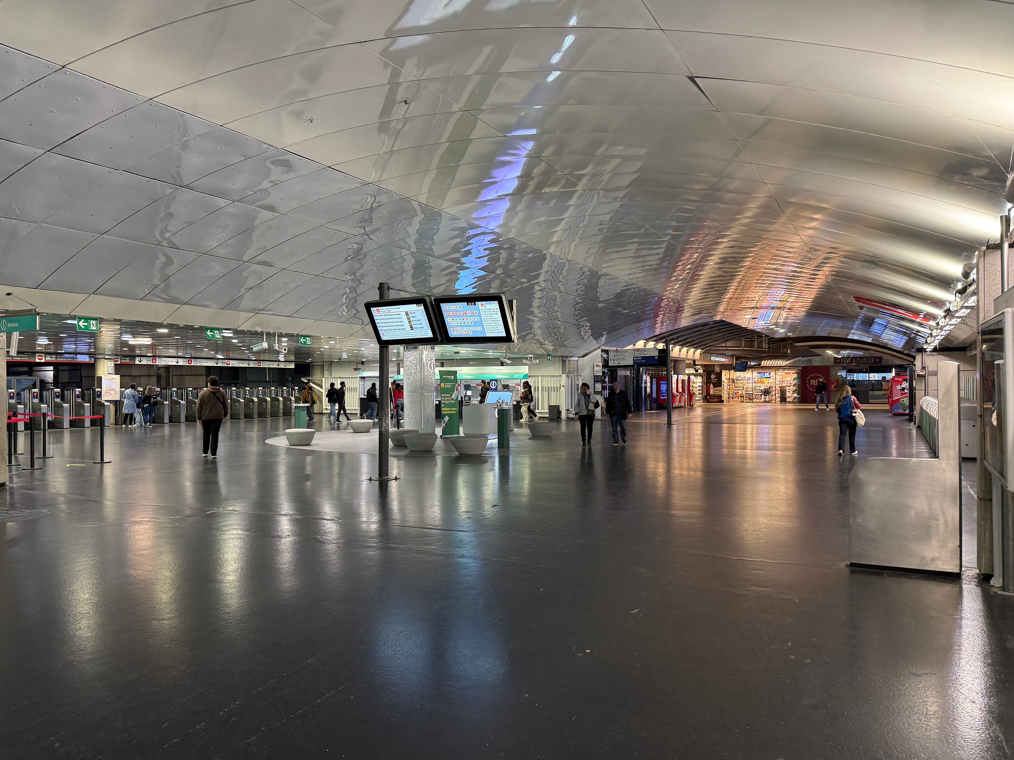 Gare de Marne-la-Vallée - Chessy, Chessy en Seine-et-Marne.