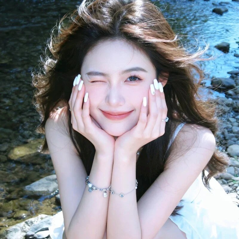 cute-mango, profile portrait published on her own streaming profile