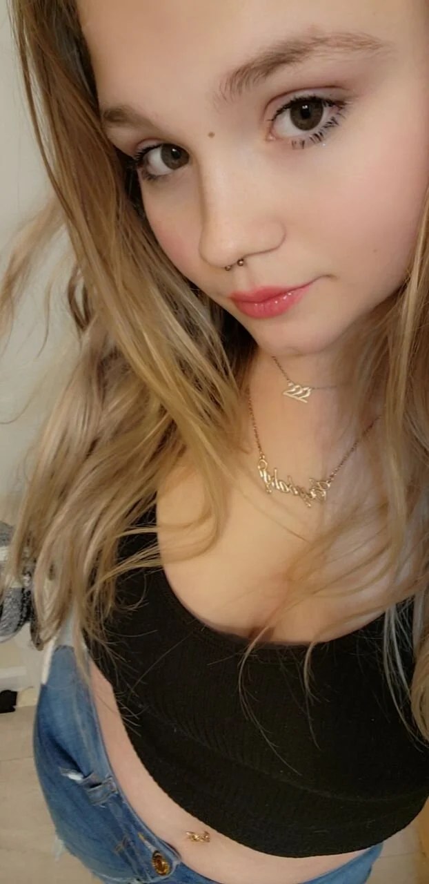 cutiepiespanks, photograph published on her own streaming profile