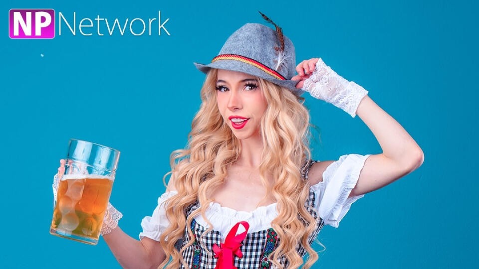 Kenzie Reeves press photo
