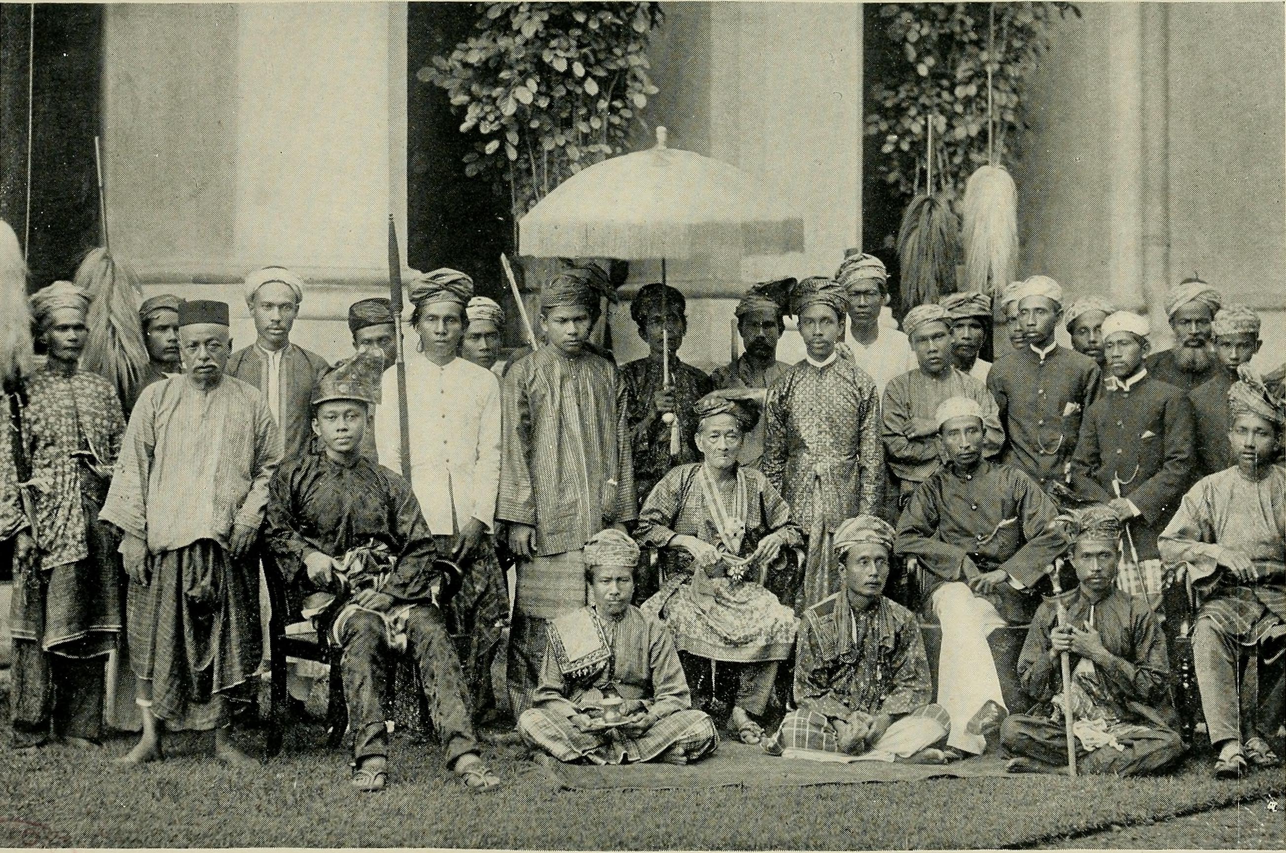 Identifier : webofempirediary00wall ( find matches ) 
 Title :  The web of empire : a diary of the imperial tour of their Royal Highnesses the Duke & Duchess of Cornwall & York in 1901  
 Year :  1902  ( 1900s ) 
 Author