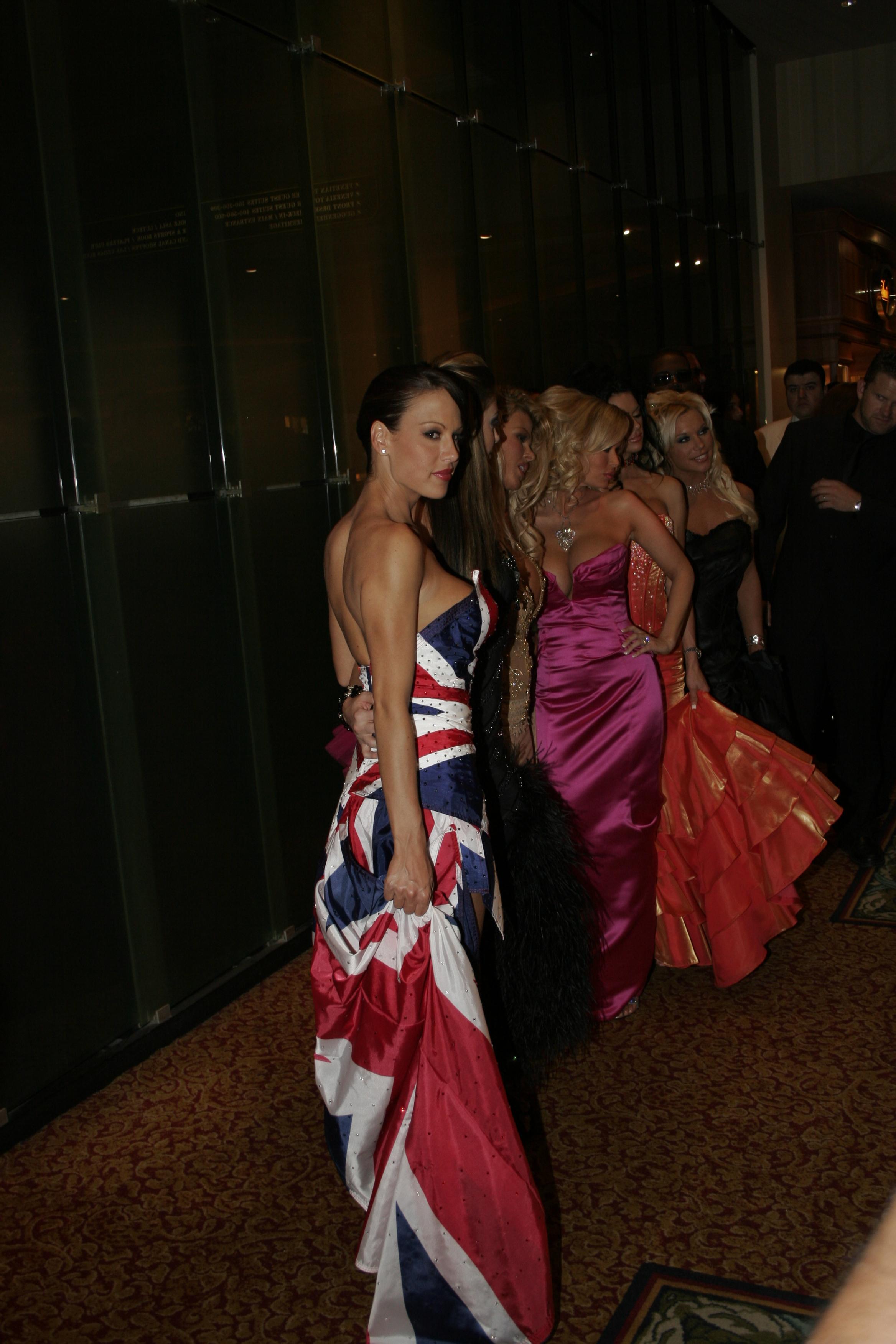 ClubJenna girls (from left to right) McKenzie Lee, Jesse Capelli, Sophia Rossi, Jenna Jameson, Chanel St. James & Ashton Moore at the 2006 AVN Awards Show