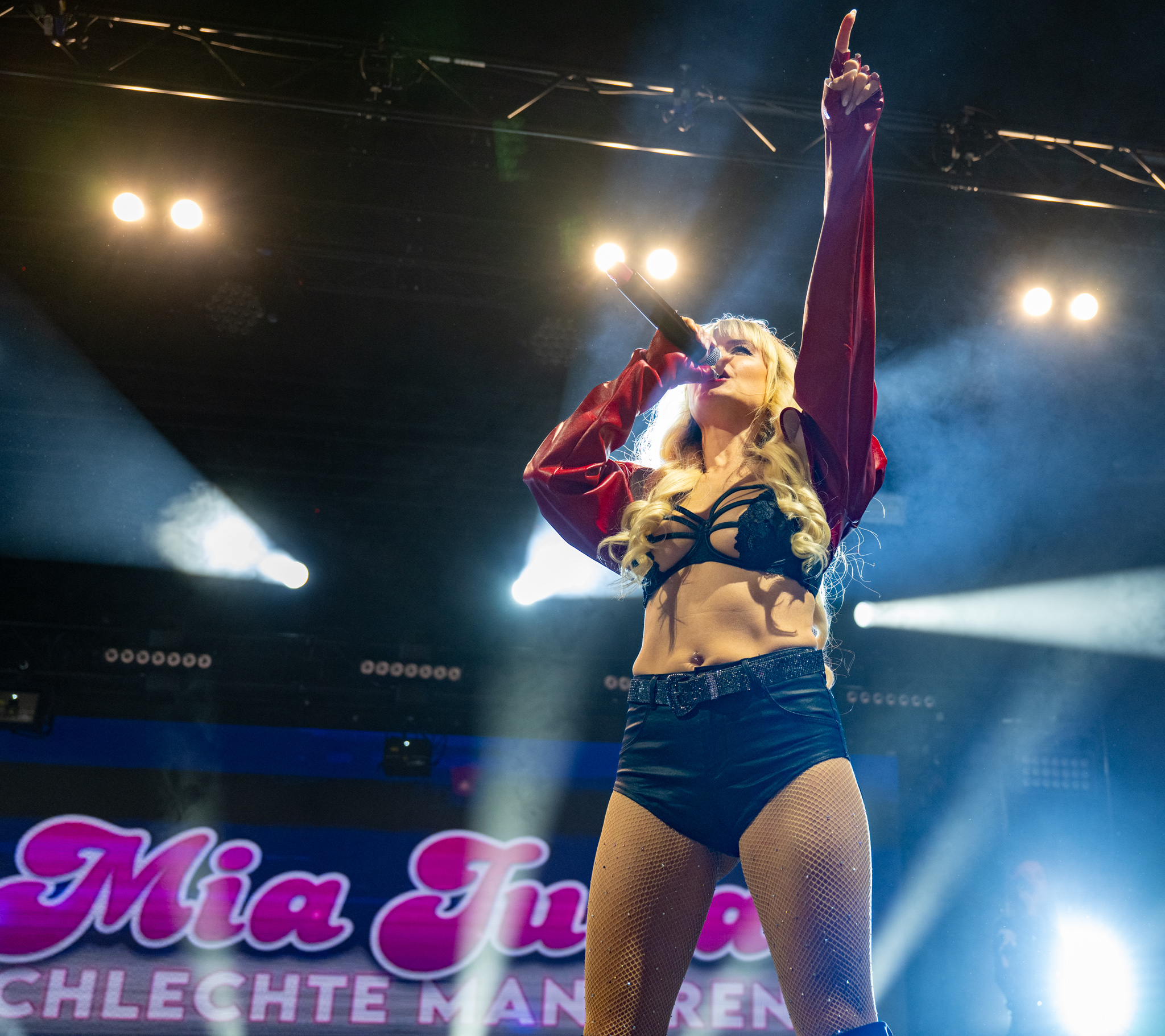 Livekonzert,Livemusik,Löwensaal,Mia Julia,Mia Julia Brückner,Schlechte Manieren Tour 2023