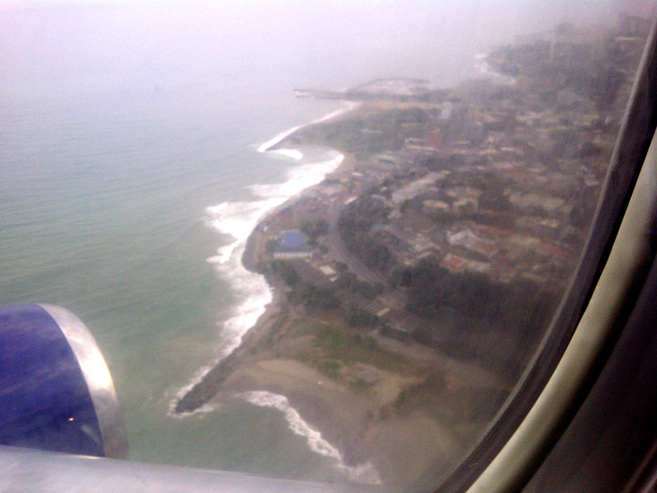 Cielo y vista aereas de Catia La Mar, estado Vargas - Venezuela (2012)