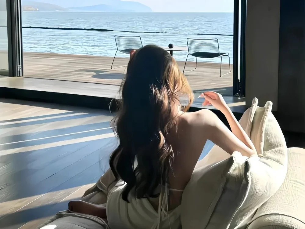 ukiyo777, preview image from her own streaming profile