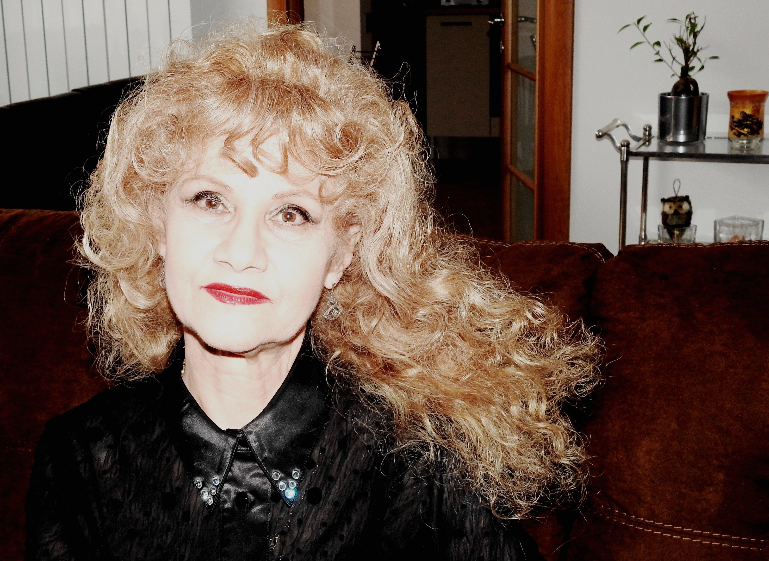 Poeta si scriitoarea Ioana Diaconescu, 2016